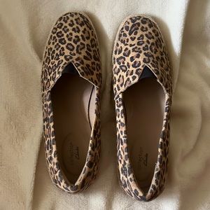 Size 12 women’s Clark’s- brand new and super cute!
